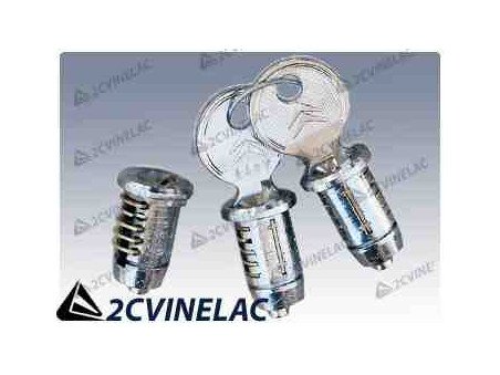 REF 432. JUEGO 3 BOMBINES CON LLAVE.