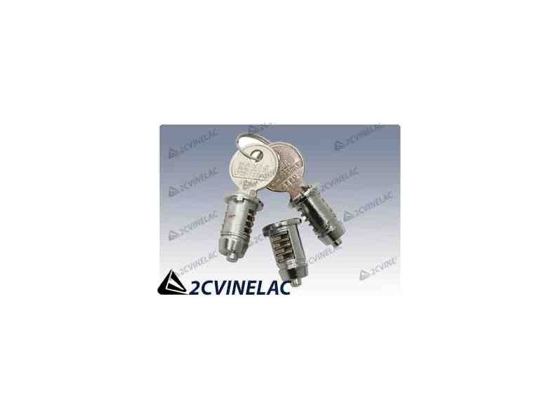 REF 432. JUEGO 3 BOMBINES CON LLAVE.
